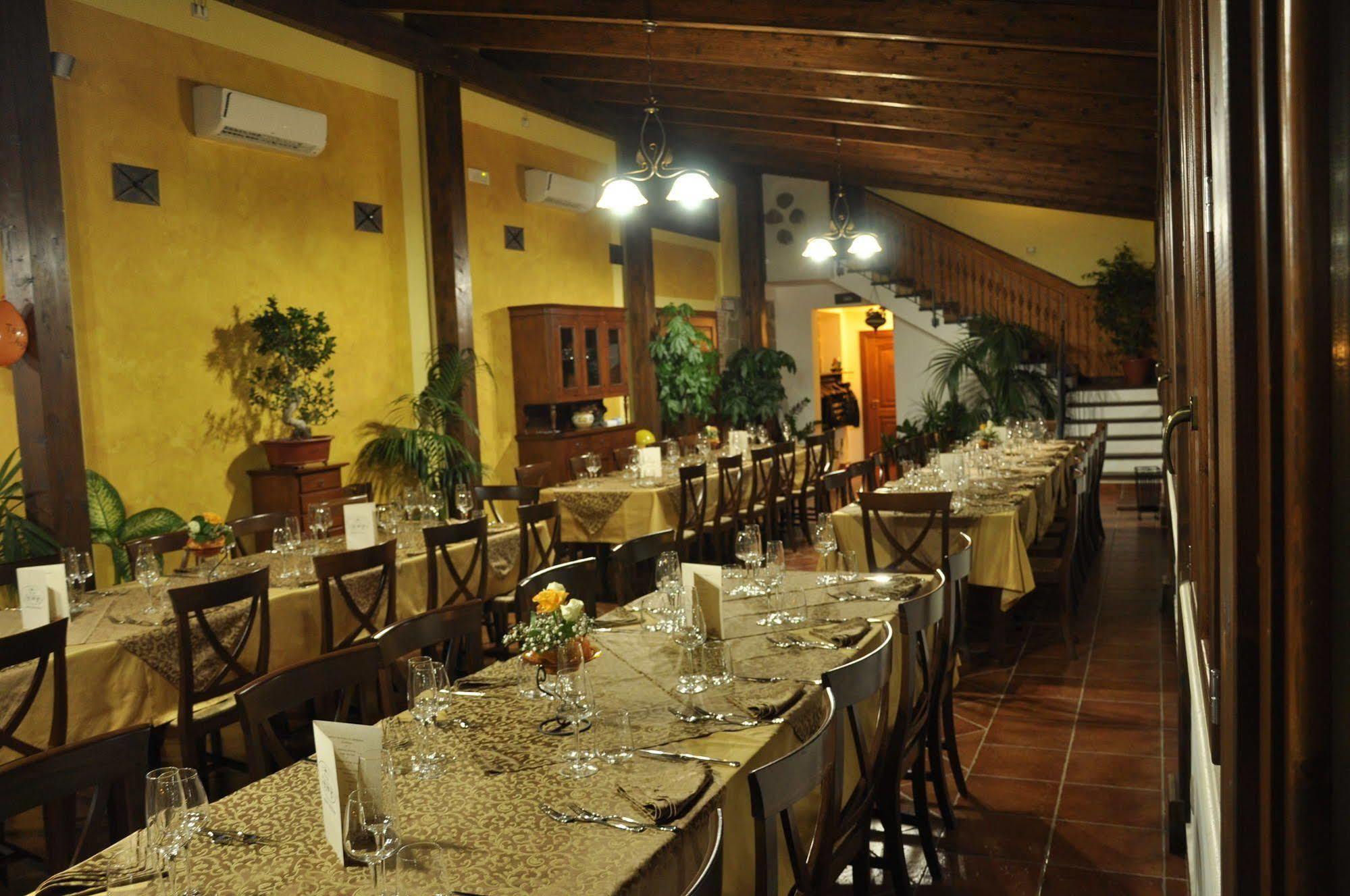 Borgo Patierno Guest House Conca della Campania Bagian luar foto